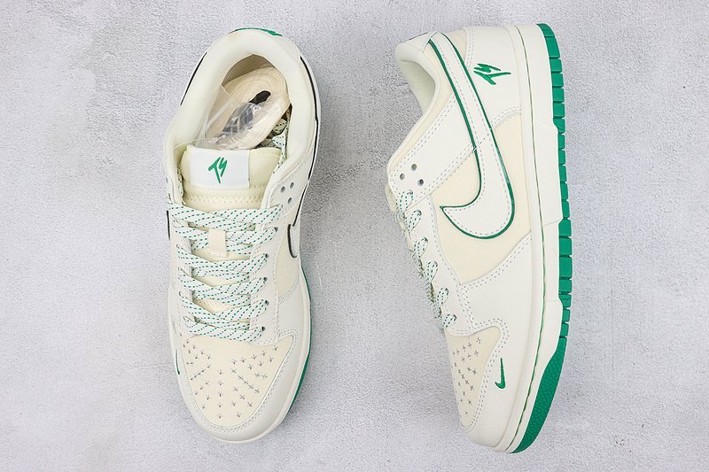 Traviis Scott x Nike Dunk Low "Green Canvas" фото № 7