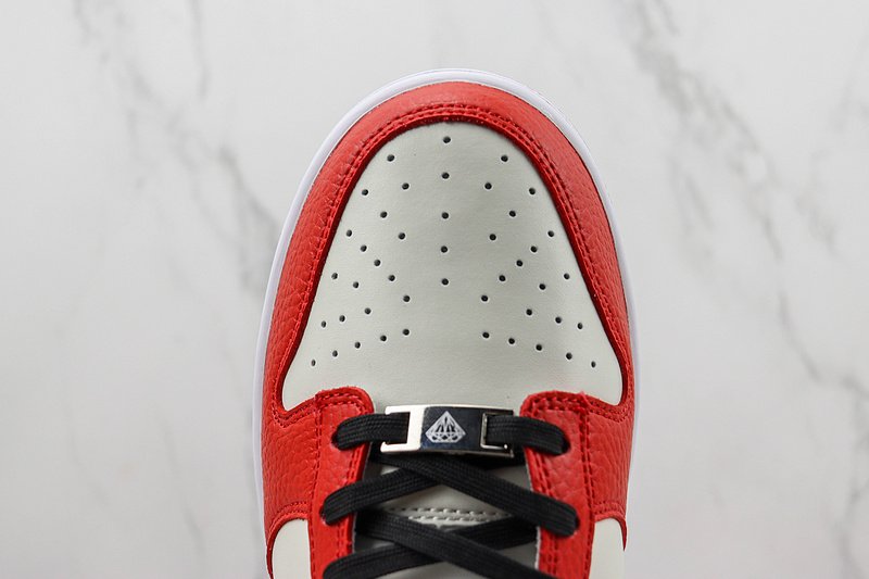 NBA x Nike Dunk Low "Black/Chile Red" фото № 4