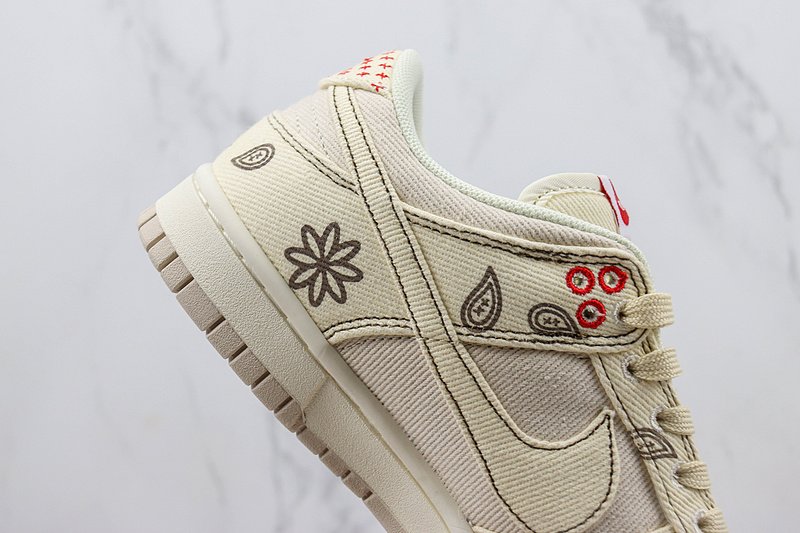 Nike Dunk Low "Light Orewood/Floral" фото № 3