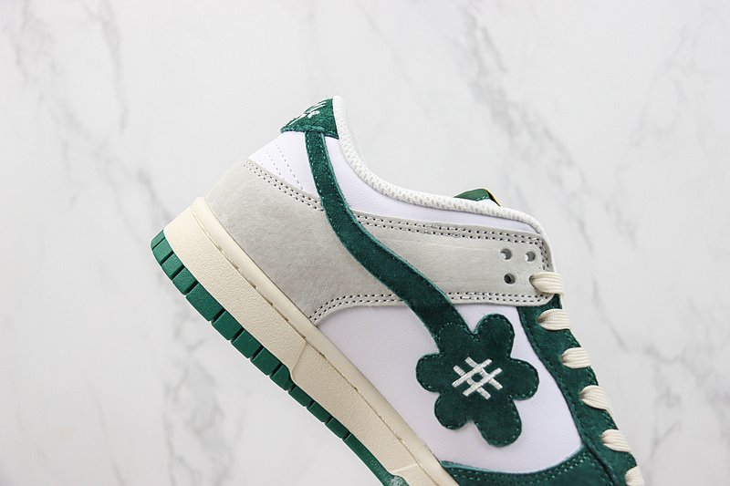 Nike Dunk Low "Water The Plant" фото № 3