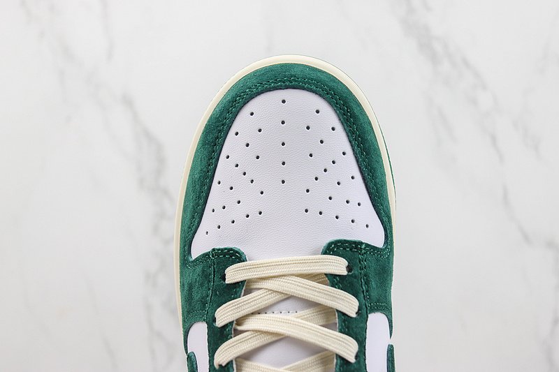 Nike Dunk Low "Water The Plant" фото № 4