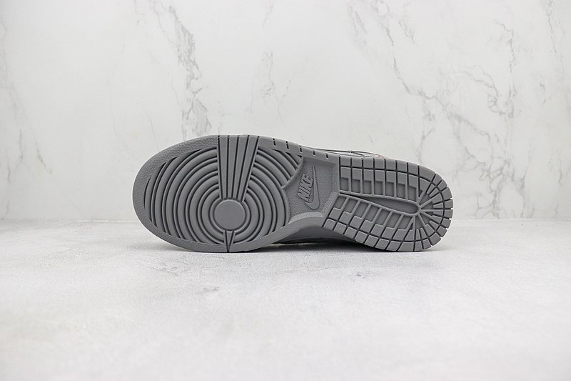 Supreme x Nike Dunk Low "Grey Wolf" фото № 8
