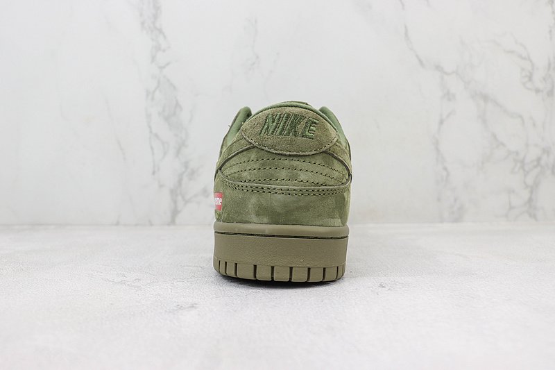 Supreme x Nike Dunk Low "Army Green" фото № 9