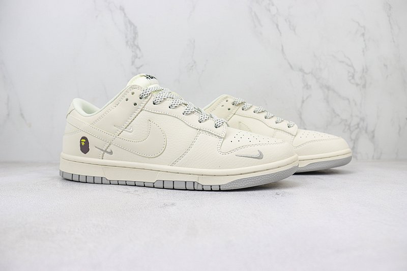 A Bathing Ape x Nike Dunk Low "Light Grey/Mini Swoosh" фото № 6