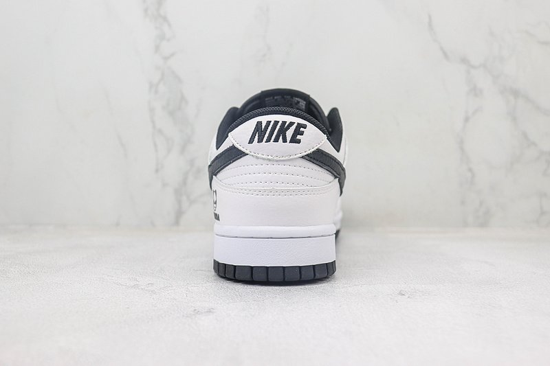 HIPANDA x Nike Dunk Low "White/Black/Mini Swoosh" фото № 9