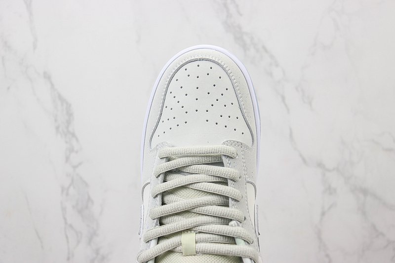 Tagz Footwear x Nike Dunk Low "White Lobster" фото № 4