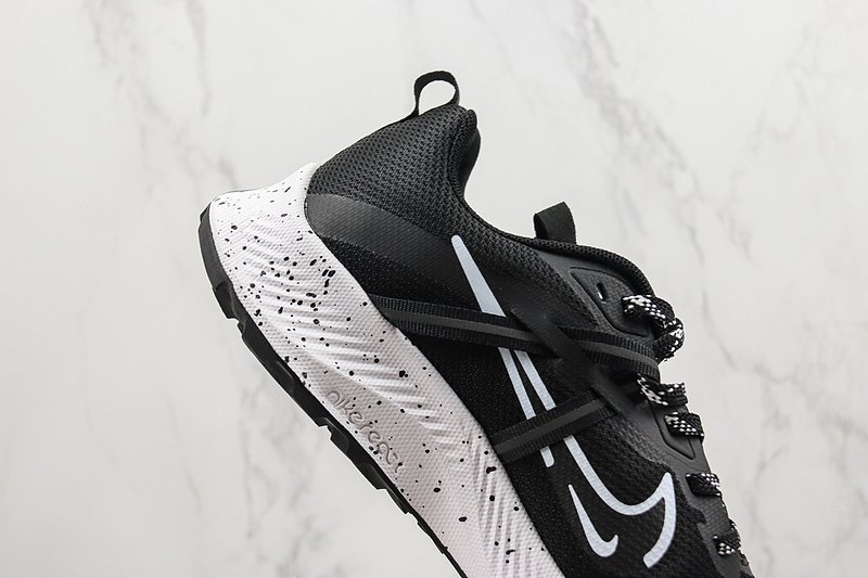 Gore-Tex x Nike Zoom Pegasus Trail 2 "Black/White Logo" фото № 4