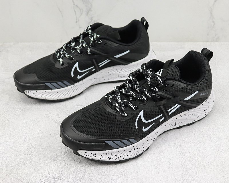Gore-Tex x Nike Zoom Pegasus Trail 2 "Black/White Logo" фото № 5