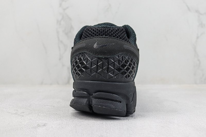 Nike Zoom Vomero 5 "Triple Black" фото № 9