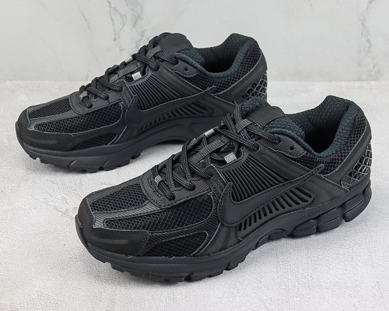 Nike Zoom Vomero 5 "Triple Black" фото № 5