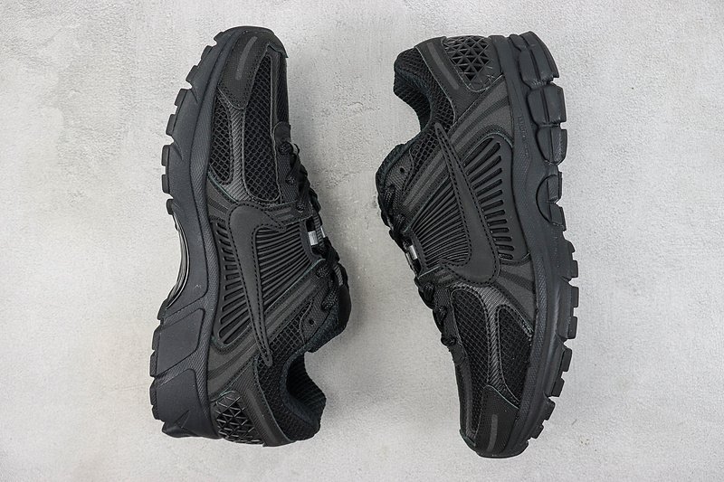 Nike Zoom Vomero 5 "Triple Black" фото № 6