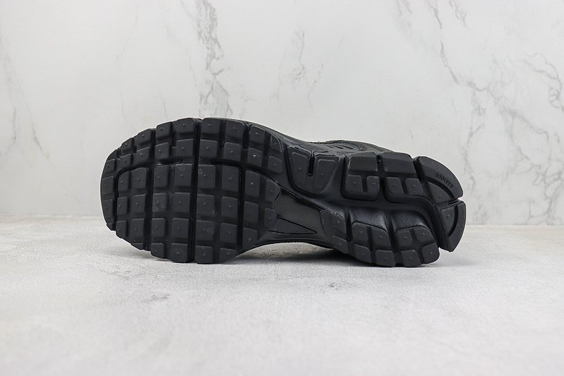Nike Zoom Vomero 5 "Triple Black" фото № 8