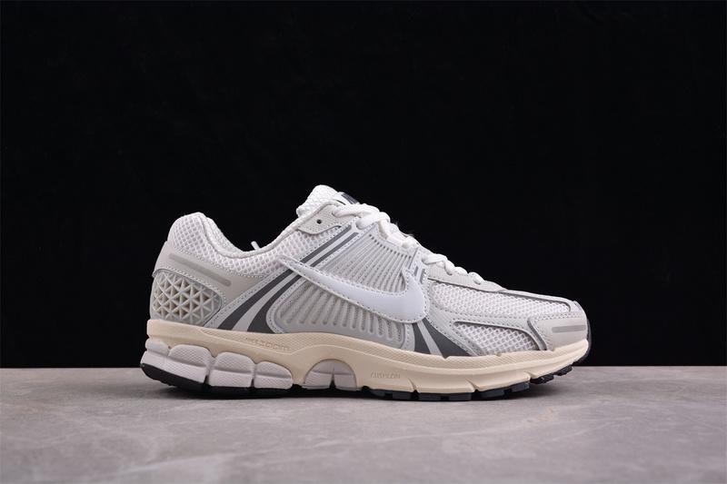 Nike Air Zoom Vomero 5 "Platinum Tint" фото № 2