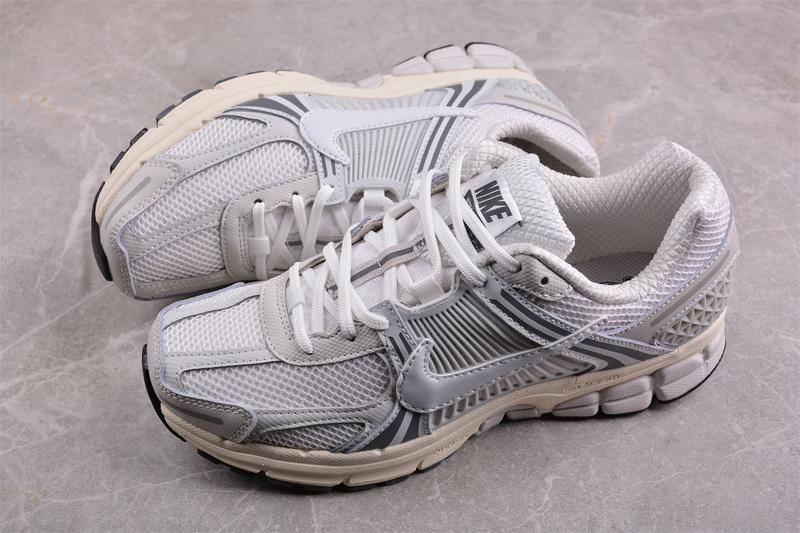 Nike Air Zoom Vomero 5 "Platinum Tint" фото № 6