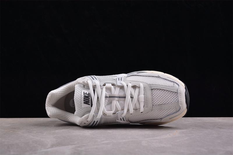 Nike Air Zoom Vomero 5 "Platinum Tint" фото № 3