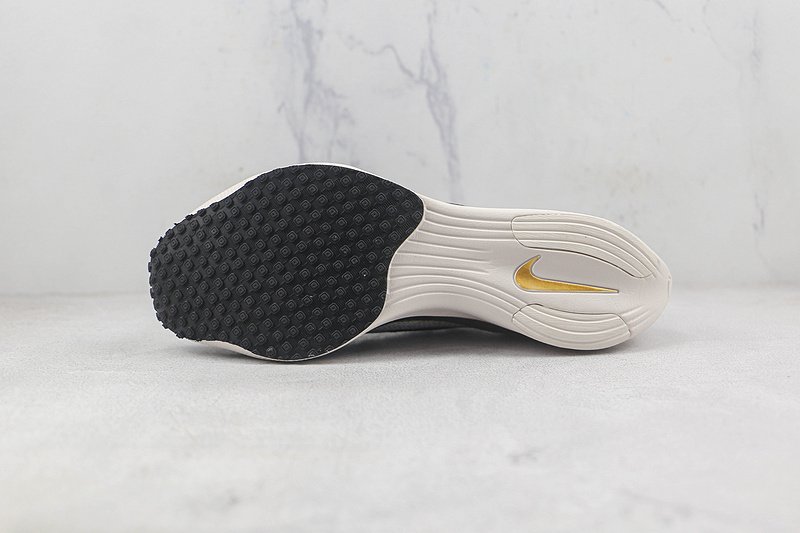 Nike ZoomX Vaporfly Next 2 "Black/White/Gold" фото № 8