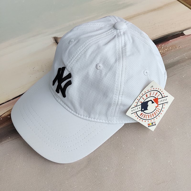 Кепка MLB With A Letter Logo "White" фото № 6