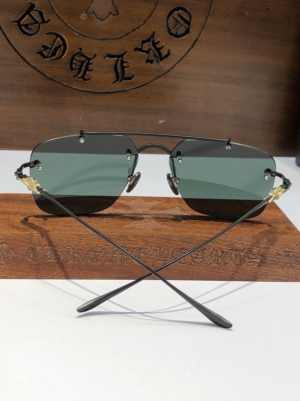 Солнцезащитные очки Chrome Hearts Thin Temples And Patterns No Frame "Green" фото № 3