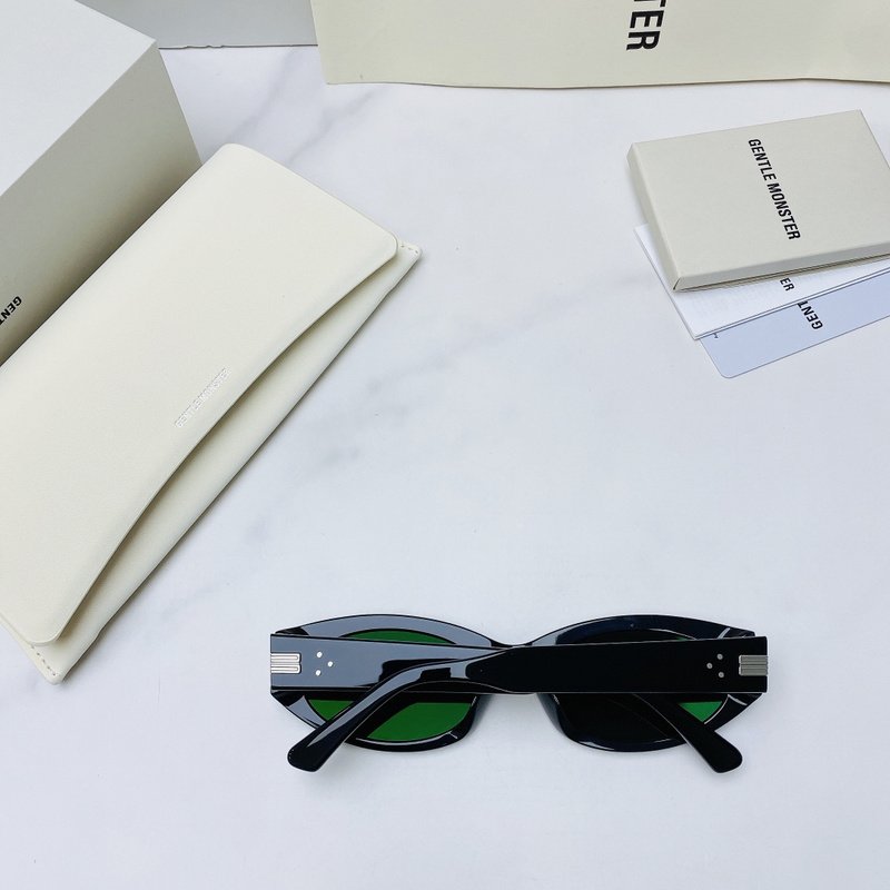 Солнцезащитные очки Gentle Monster Decorated By Lines And Dots "Black" фото № 5