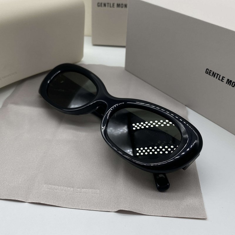 Солнцезащитные очки Gentle Monster Temples Decorated By Stripes "Black" фото № 8