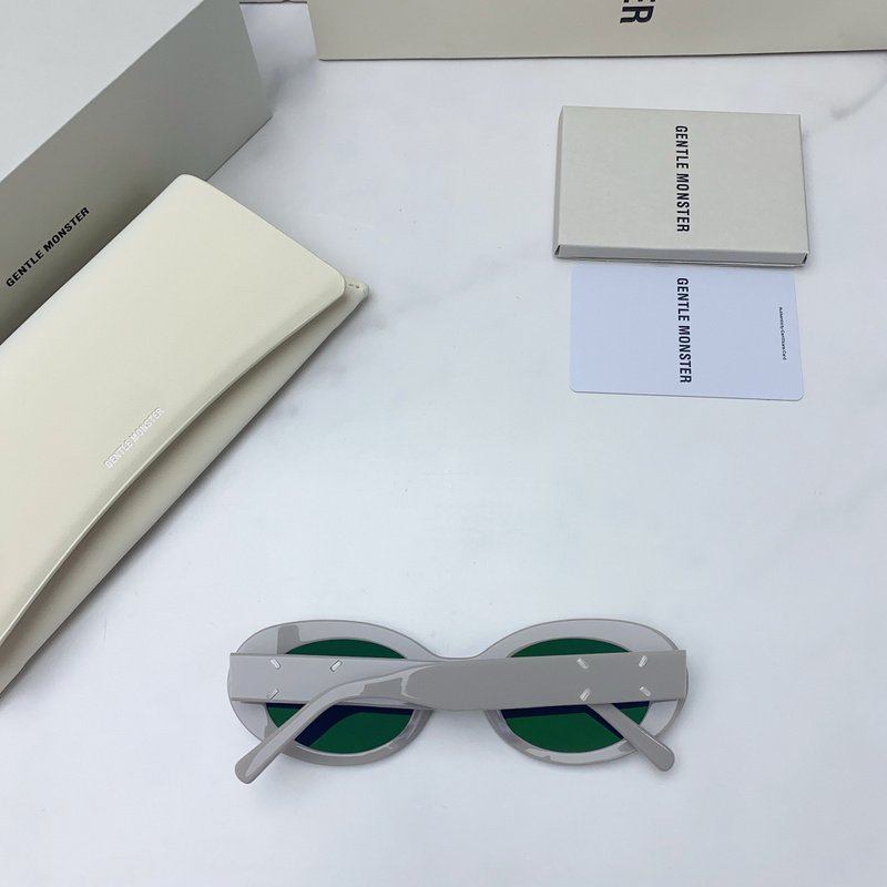 Солнцезащитные очки Maison Margiela Round Shaped And Temples Decorated By Stripes "Gray" фото № 2