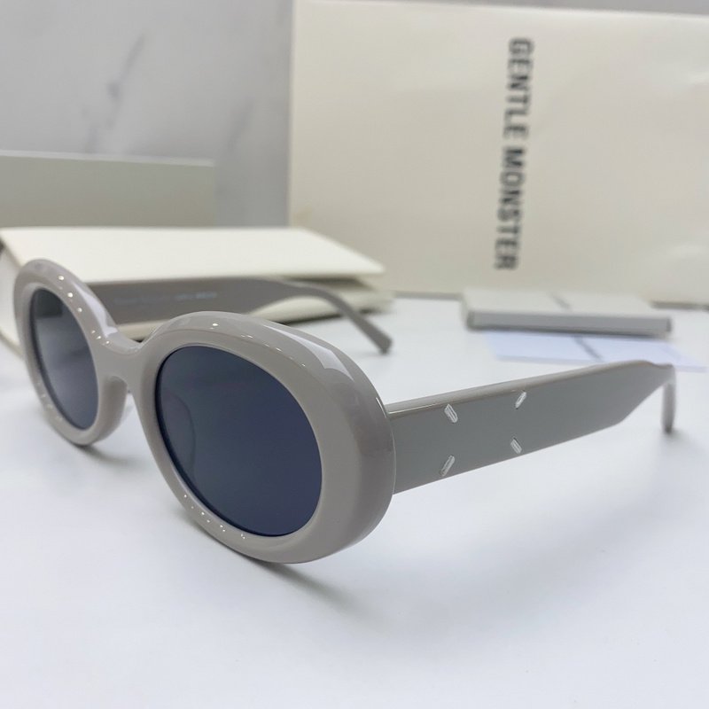 Солнцезащитные очки Maison Margiela Round Shaped And Temples Decorated By Stripes "Gray" фото № 4