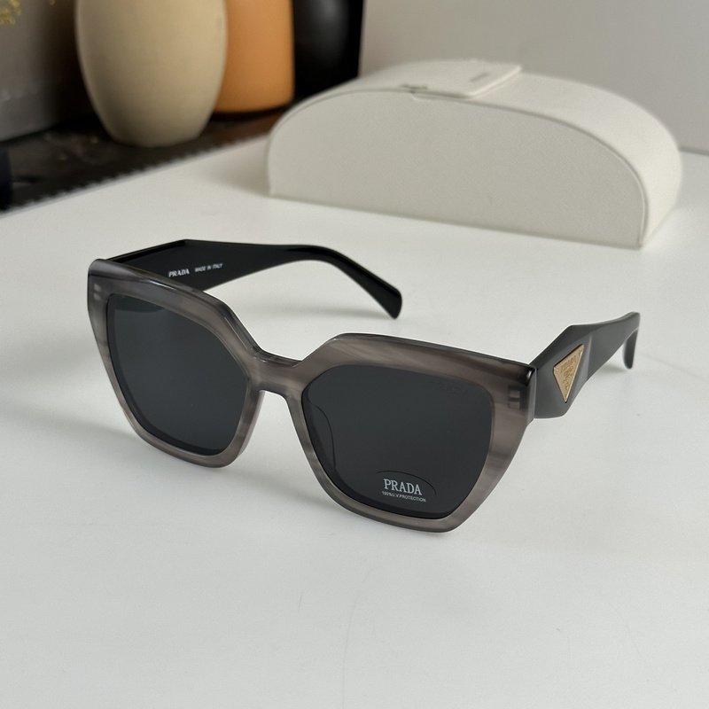 Солнцезащитные очки Prada Logo In Triangle On Side "Gray" фото № 2
