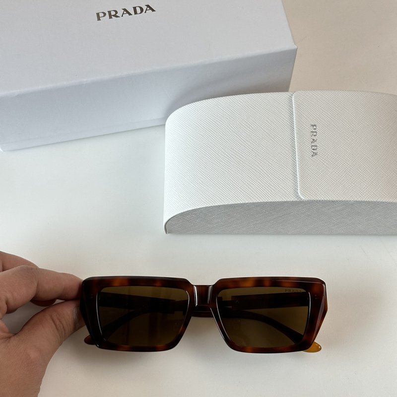 Солнцезащитные очки Prada Big Logo White Letters In Red Rectangle On Frame "Brown" фото № 2