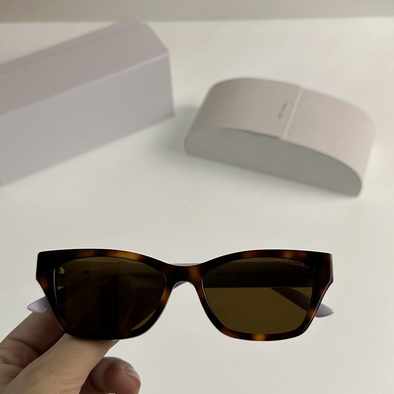 Солнцезащитные очки Prada Frame With Embossed Inscription "Brown" фото № 2