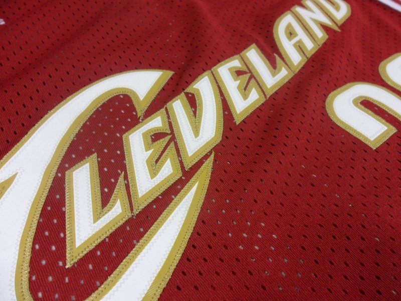 Баскетбольная Джерси Adidas Cleveland Cavaliers №23 LeBron James "Red" фото № 7