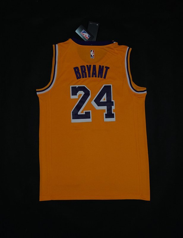 Баскетбольная Джерси Nike Los Angeles Lakers 18-19 №24 Kobe Bryant "Yellow" фото № 3