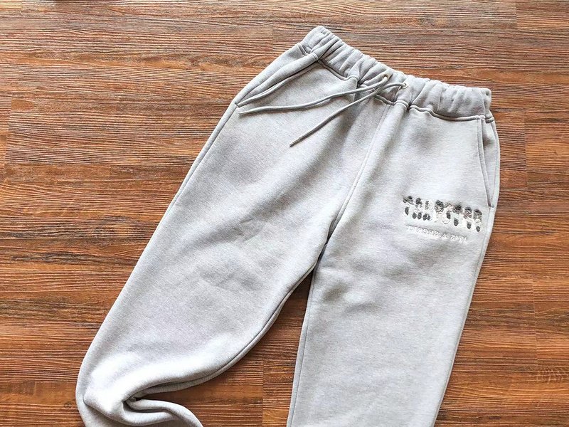 Штаны Trapstar Embroidered Front Logo On Multicolor Background With Small Mirror Inscription "Gray" фото № 2