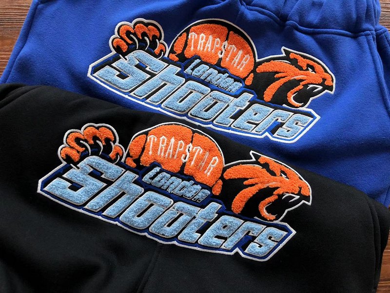 Штаны Trapstar Logo And Colorful Embroidered Panther Outlined By Line "Black" фото № 3