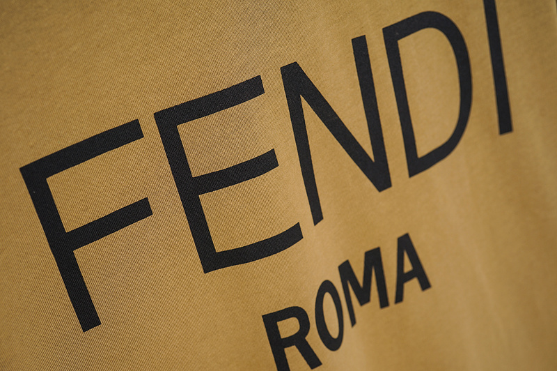 Футболка Fendi Large Logo And Eye-Catching Collar "Brown" фото № 4