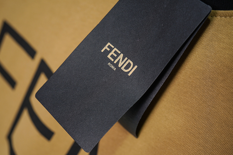 Футболка Fendi Large Logo And Eye-Catching Collar "Brown" фото № 5