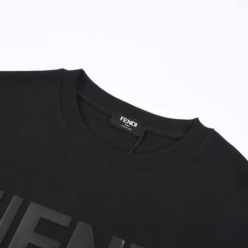 Футболка Fendi The Text Logo Is Large "Black" фото № 2