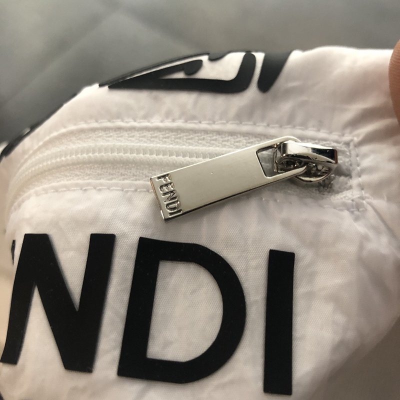 Футболка Fendi Cotton With Unique Pocket "White" фото № 3