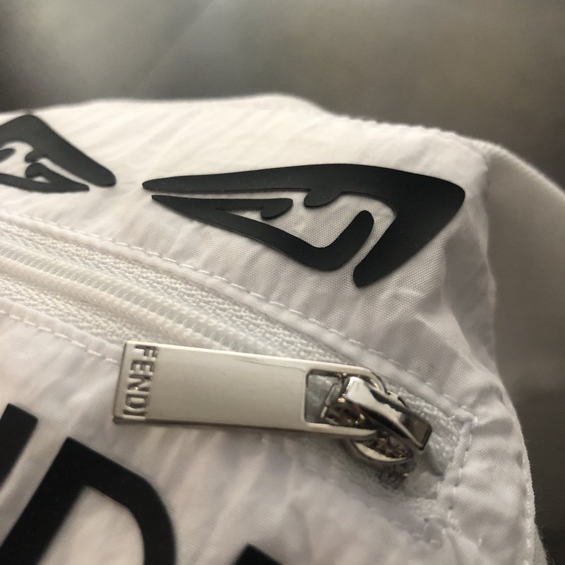 Футболка Fendi Cotton With Unique Pocket "White" фото № 5