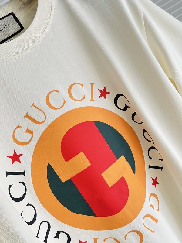 Футболка Gucci With Bright Round Logo "White" фото № 3