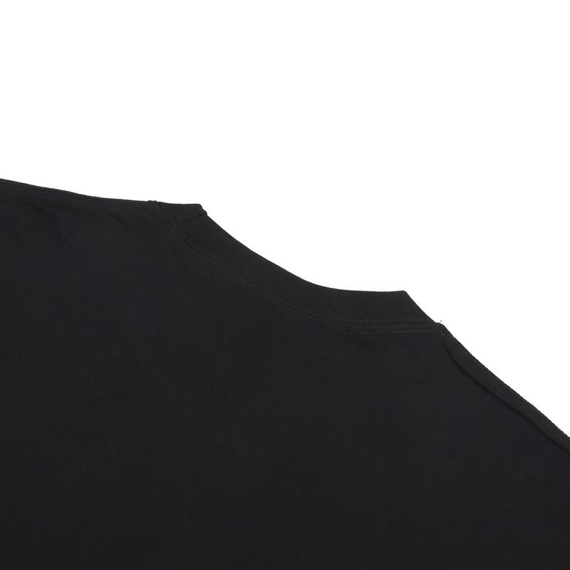 Футболка Louis Vuitton With A Blue Heart In The Logo "Black" фото № 5