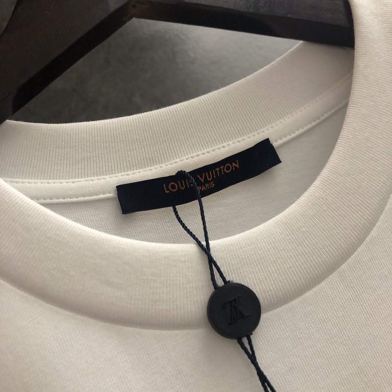 Футболка Louis Vuitton Three Green Emblems "White" фото № 3