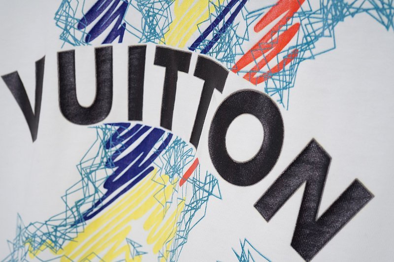 Футболка Louis Vuitton Inscription On Multicolor Logo Symbols "White" фото № 5