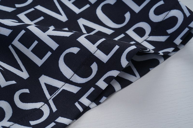 Шорты Versace Without Pockets And Repeating Inscription Versace "Black" фото № 3