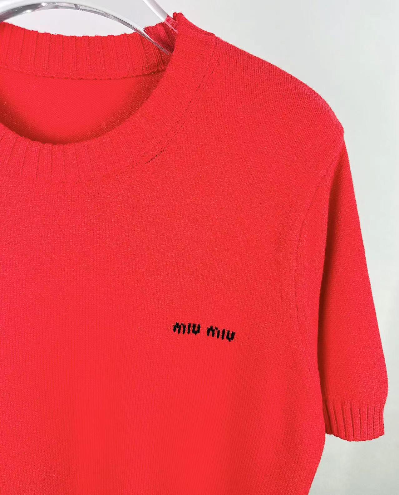 Жилетка Miu Miu Frontside Left Logo Miu Miu "Red" фото № 5