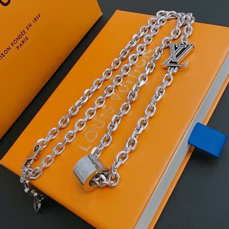 Подвеска Louis Vuitton Symbol Decoration - Ring And Logo "Silver" фото № 3