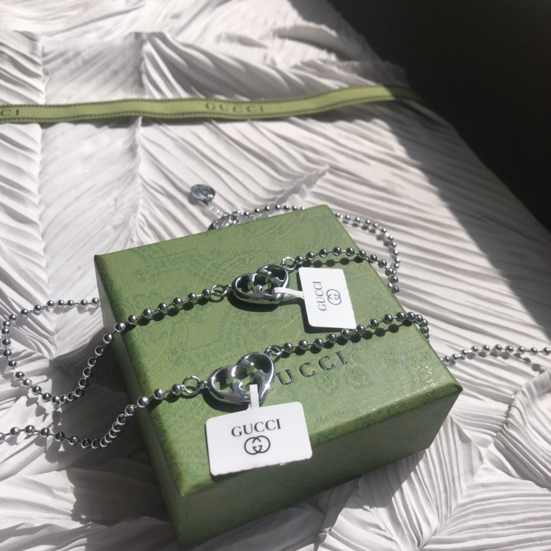 Подвеска Gucci The Carved Heart "Silver" фото № 4