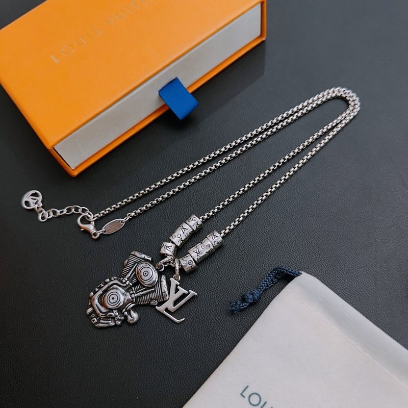 Подвеска Louis Vuitton Figure With Logo "Silver" фото № 5