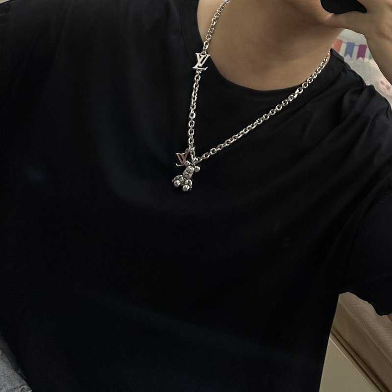 Подвеска Louis Vuitton Figure With Logo - Sitting Bear "Silver" фото № 7