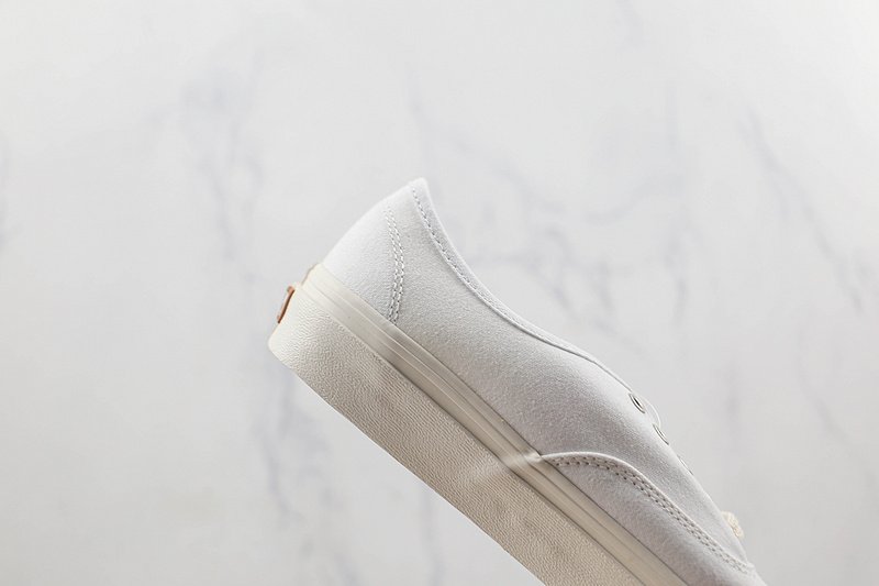 Vans Authentic "Triple White" фото № 3