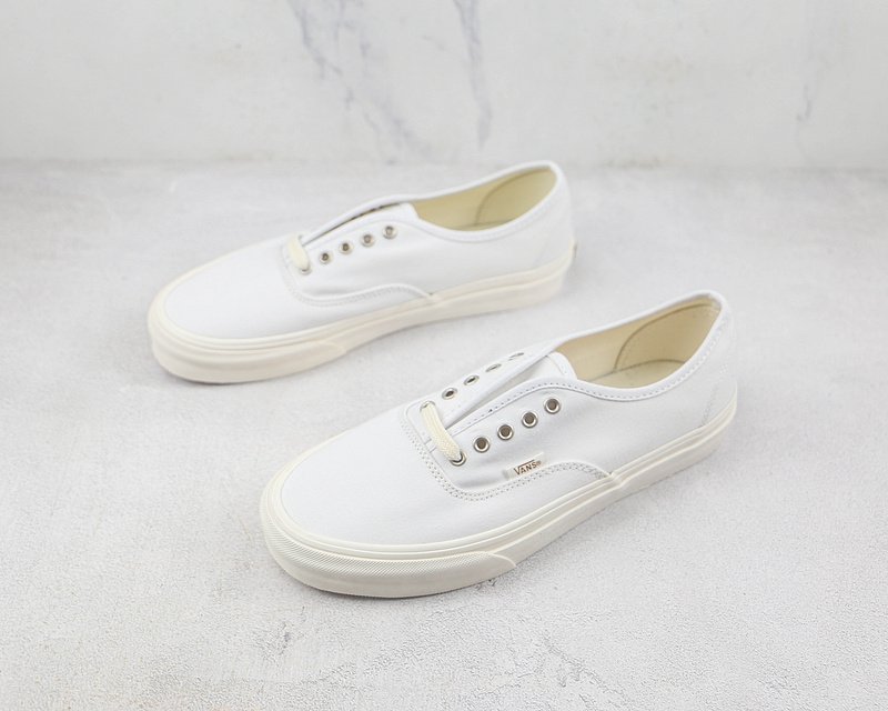 Vans Authentic "Triple White" фото № 5